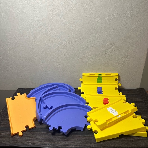 Peppa Pig All Around Town Playset Track Parts with School and Car Lot - Picture 12 of 12